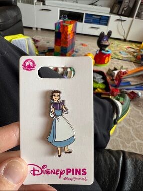 Disney beauty and the beast Belle open edition pin NWT